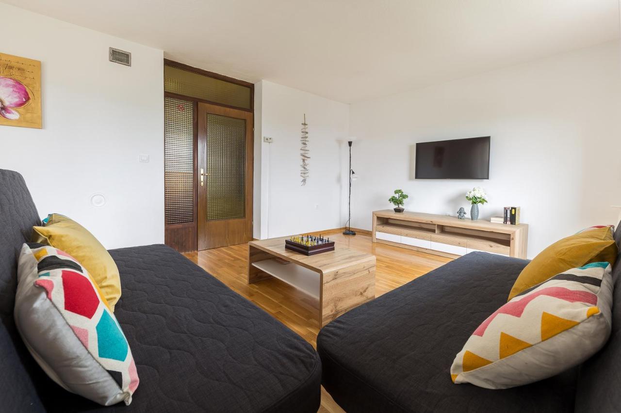 Apartment Valy - Free Bikes, Relaxing Terrace & Near Bled Buitenkant foto