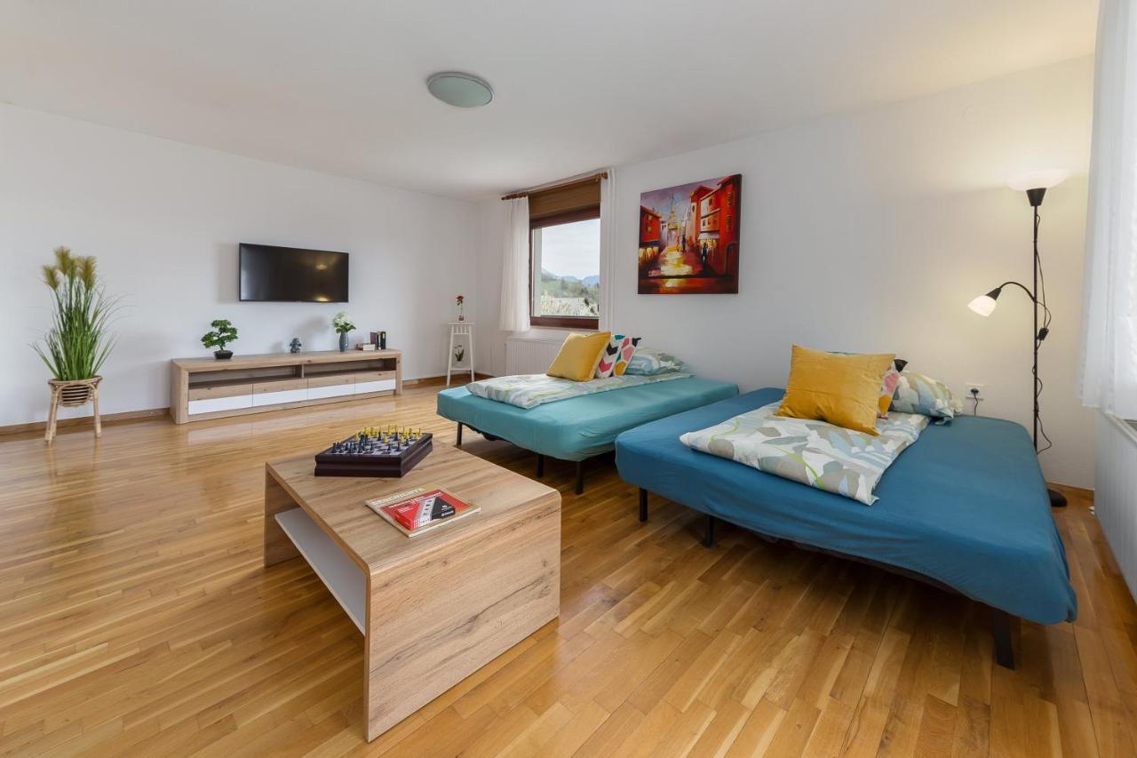 Apartment Valy - Free Bikes, Relaxing Terrace & Near Bled Buitenkant foto