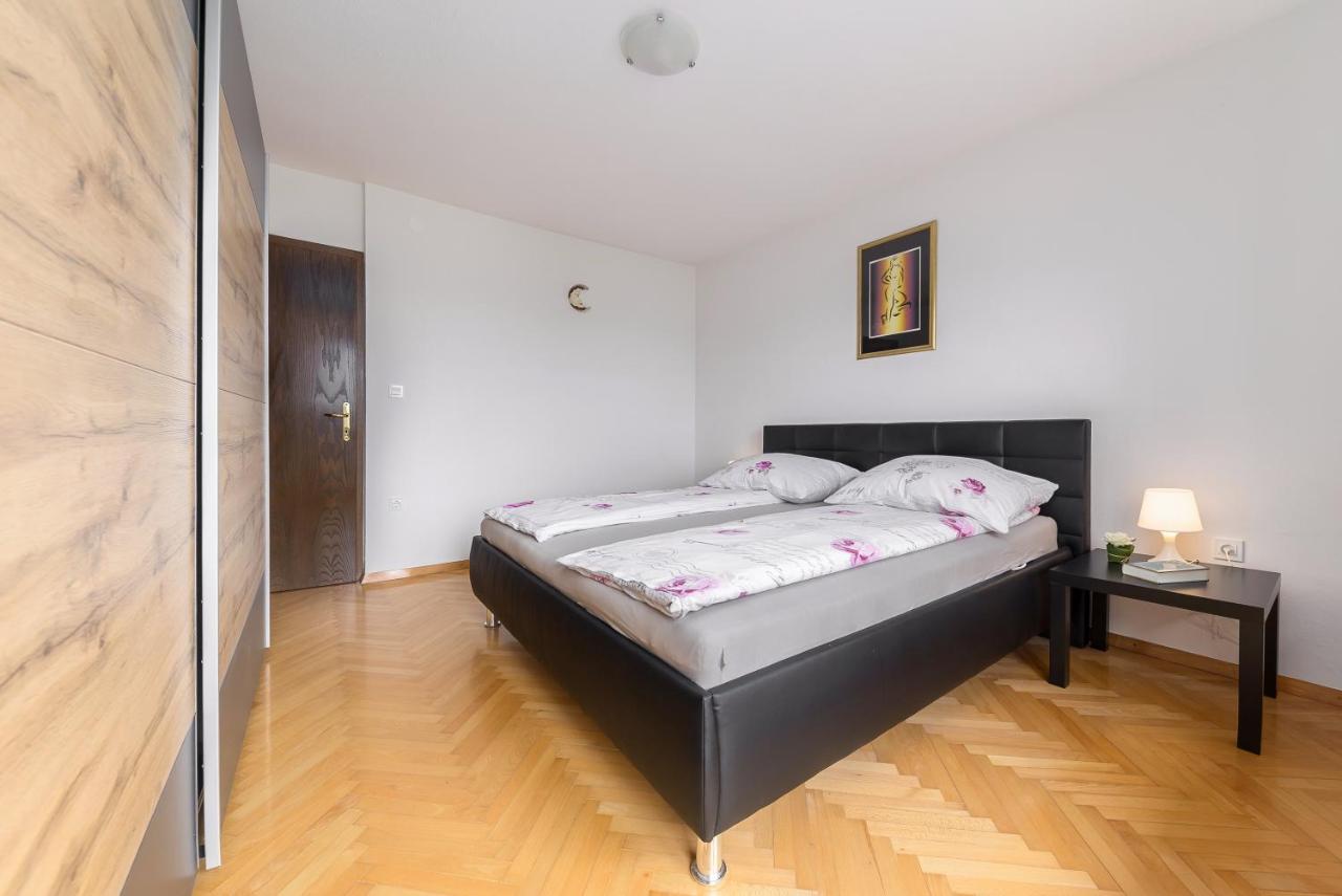 Apartment Valy - Free Bikes, Relaxing Terrace & Near Bled Buitenkant foto