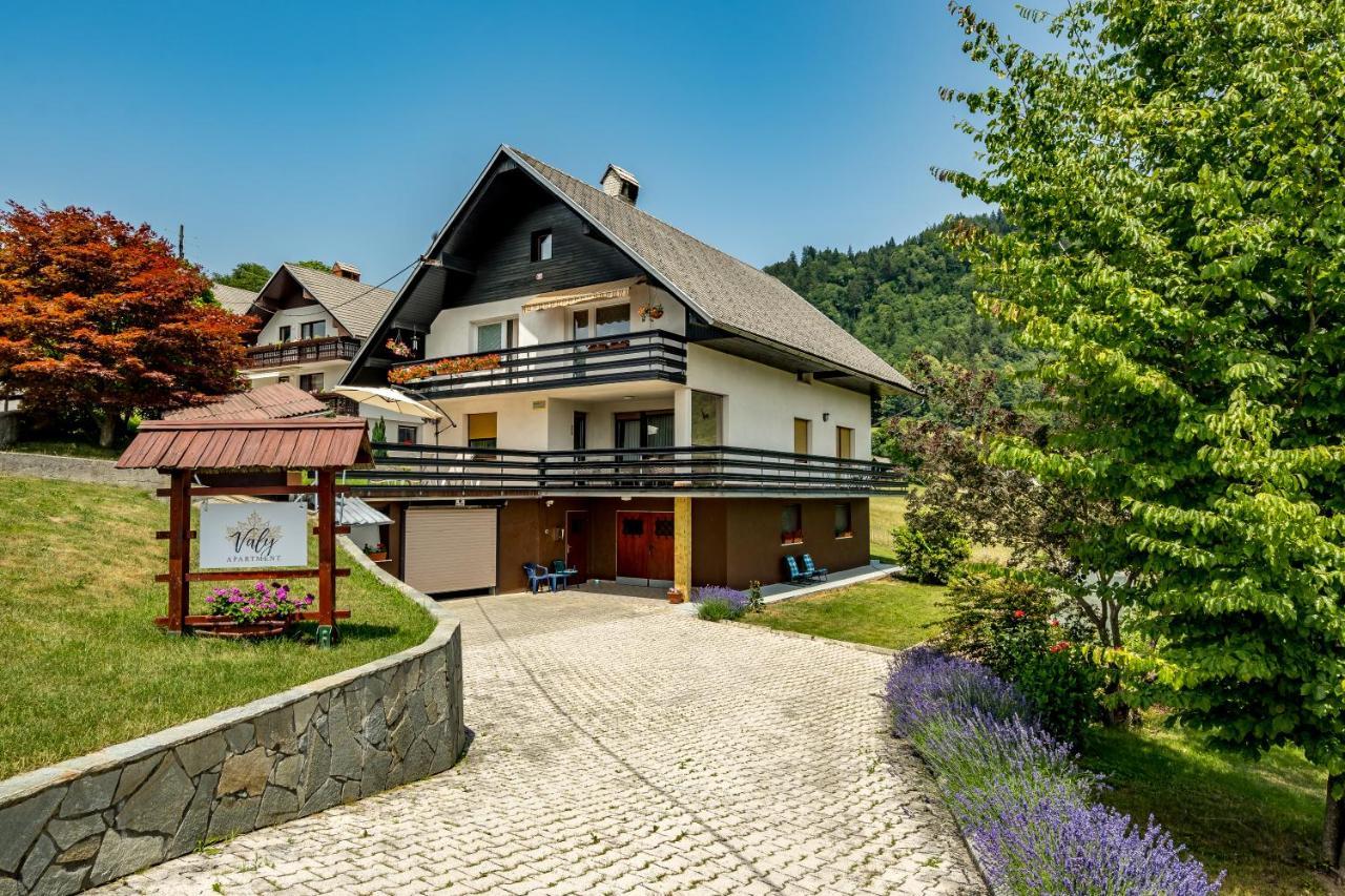 Apartment Valy - Free Bikes, Relaxing Terrace & Near Bled Buitenkant foto
